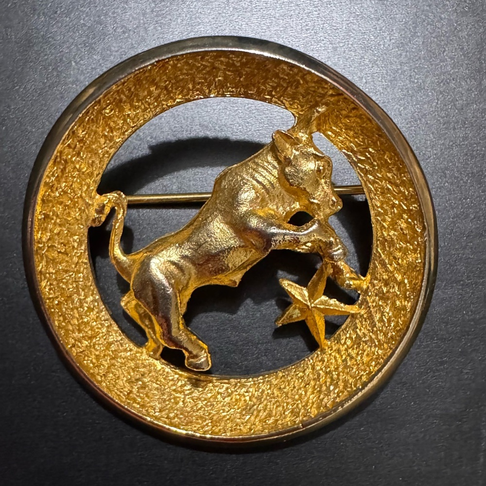 Vintage Parklane Taurus Astrology gold tone metal Brooch